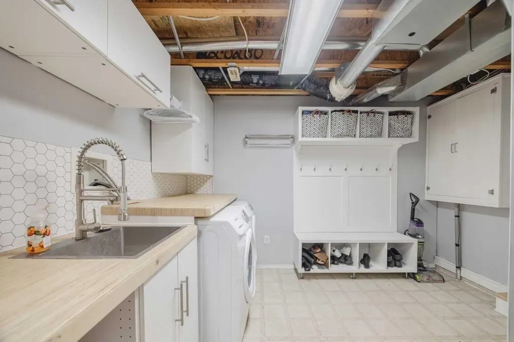 322 Mckenzie Towne Link SE Calgary AB T2Z 4E8