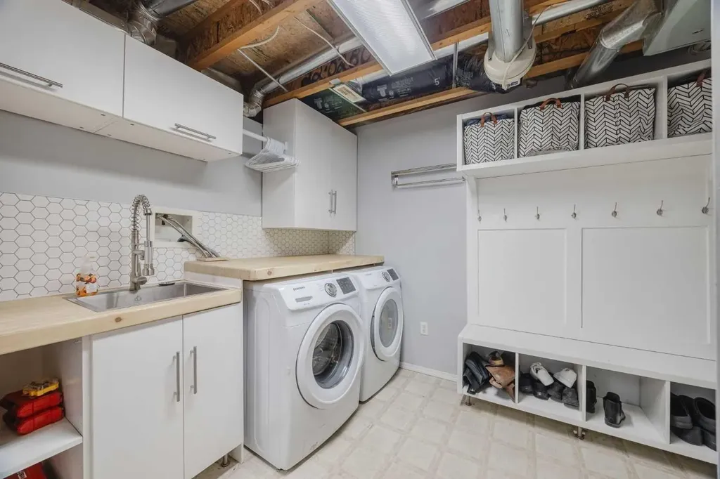 322 Mckenzie Towne Link SE Calgary AB T2Z 4E8