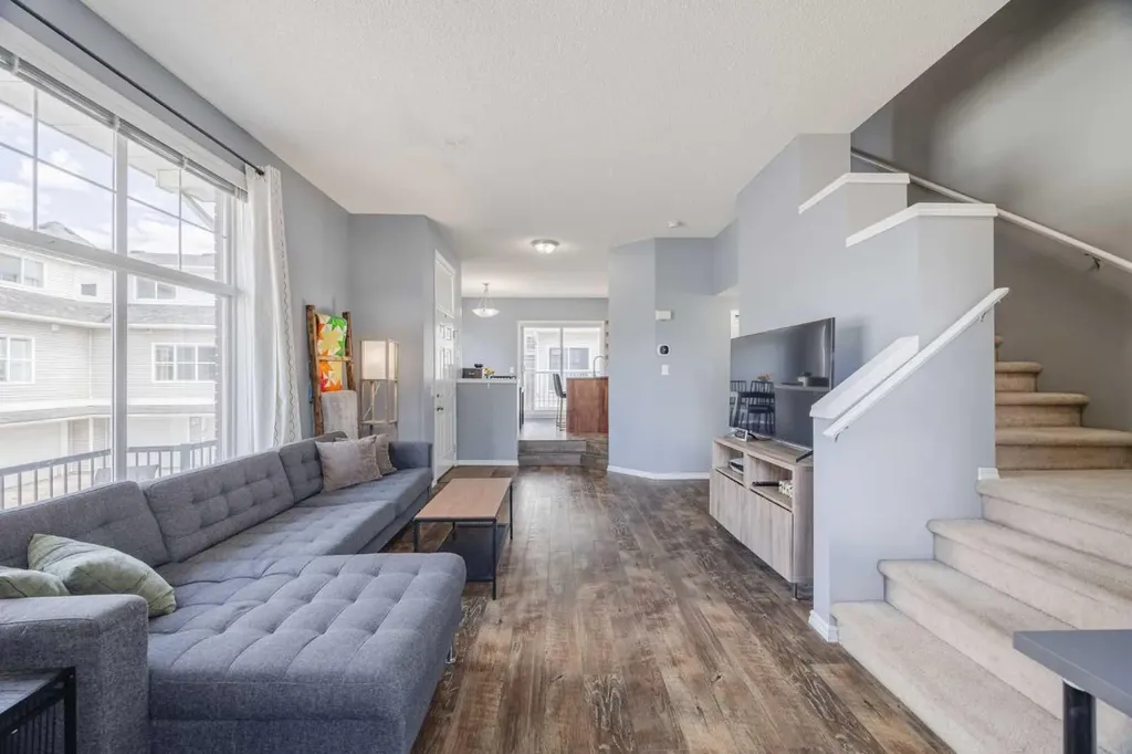 322 Mckenzie Towne Link SE Calgary AB T2Z 4E8