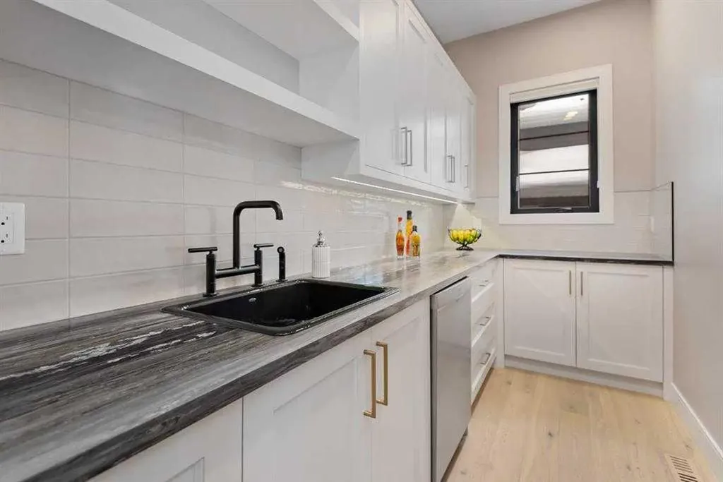 57 Larratt Close Red Deer AB T4R 0S6