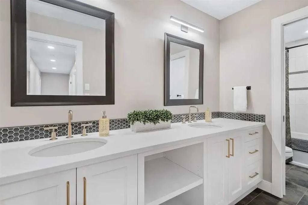 57 Larratt Close Red Deer AB T4R 0S6