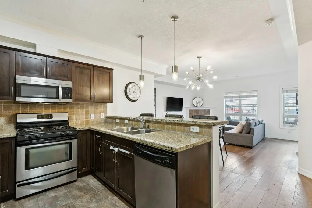 1729 34 Avenue SW Calgary AB T2T 2B7