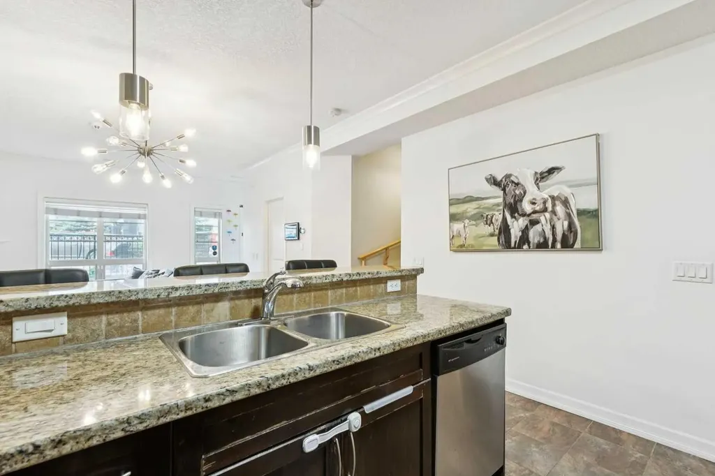 1729 34 Avenue SW Calgary AB T2T 2B7