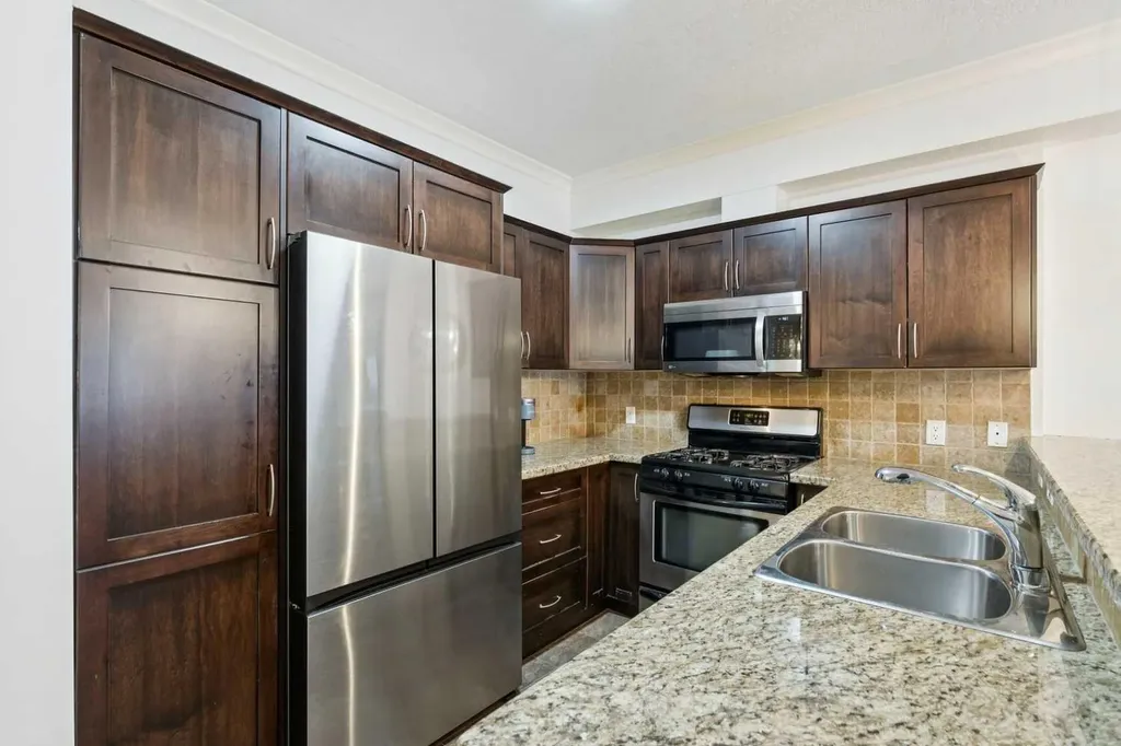 1729 34 Avenue SW Calgary AB T2T 2B7