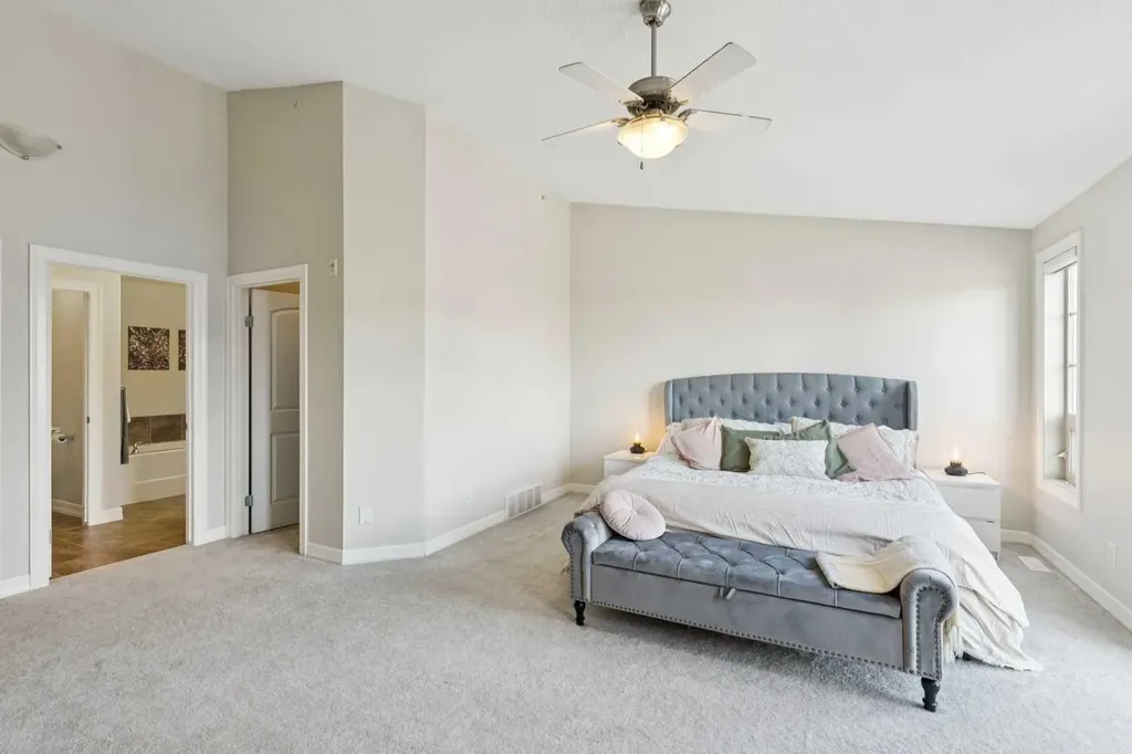 1729 34 Avenue SW Calgary AB T2T 2B7