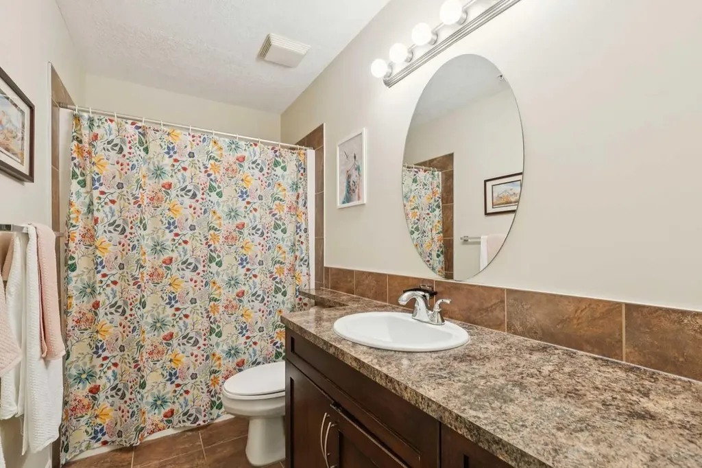 1729 34 Avenue SW Calgary AB T2T 2B7