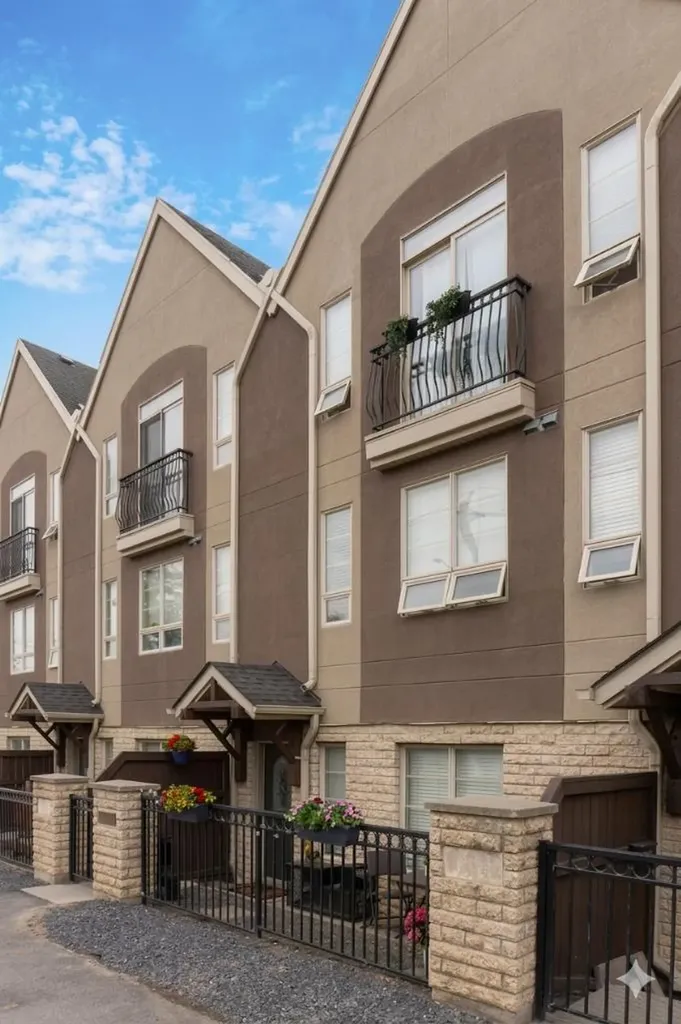1729 34 Avenue SW Calgary AB T2T 2B7