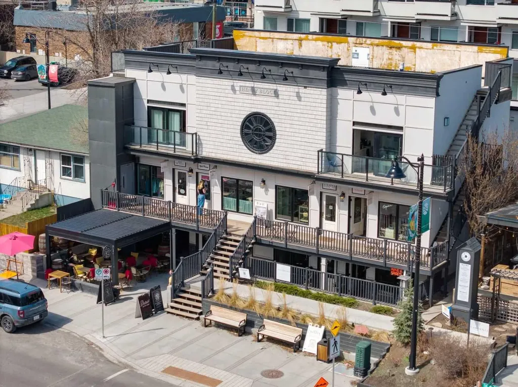 1729 34 Avenue SW Calgary AB T2T 2B7