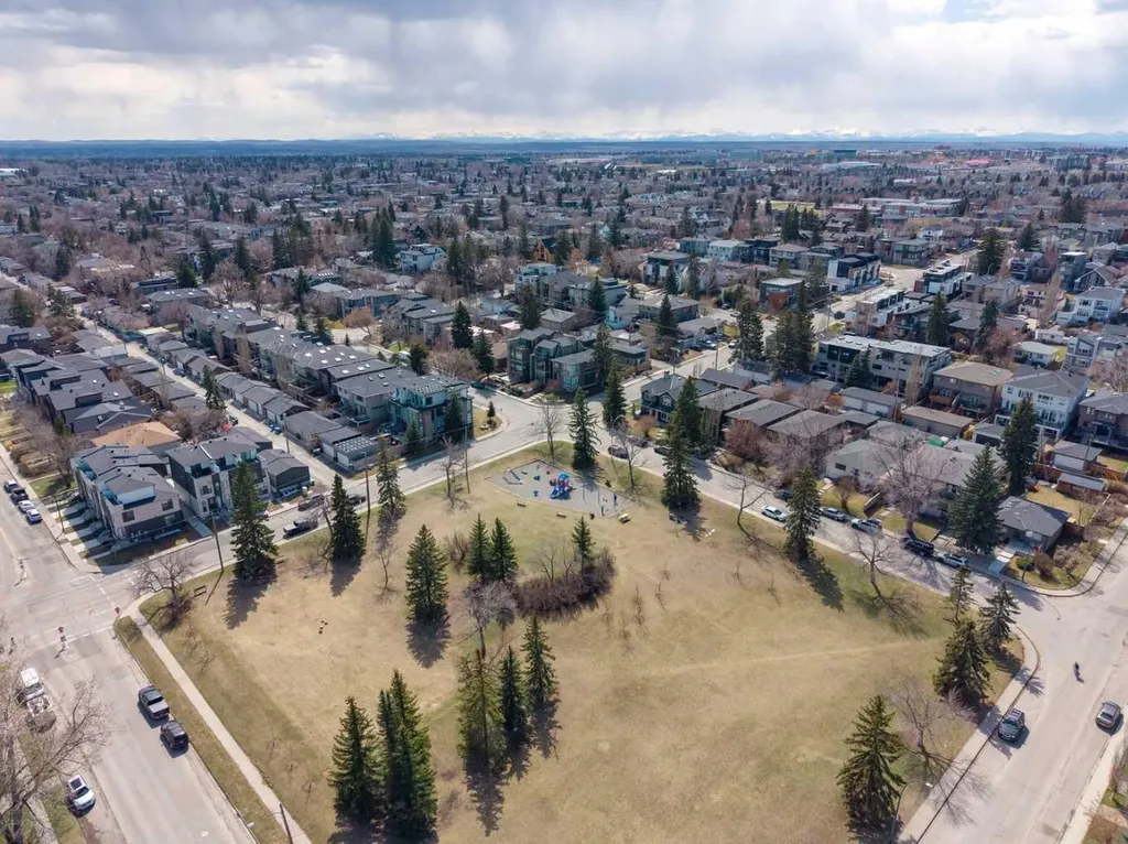 1729 34 Avenue SW Calgary AB T2T 2B7