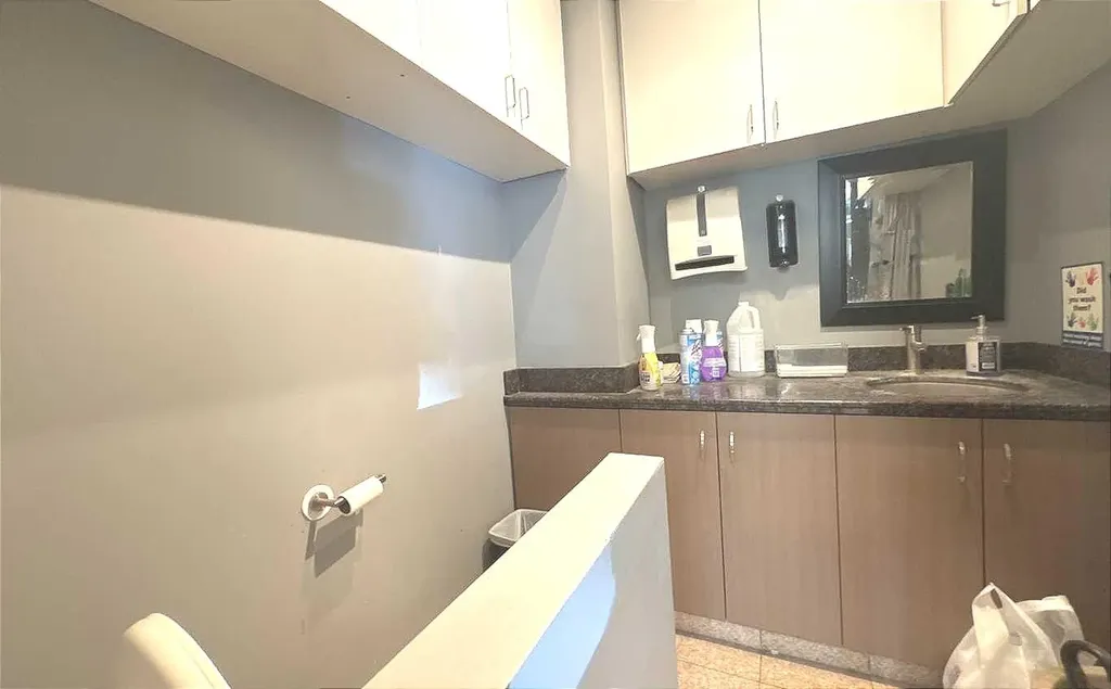 233 Centre Street SW Calgary AB T2G 2B7