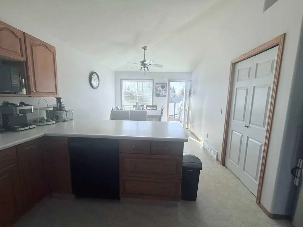 11324 91 Street Grande Prairie AB T8X 1M4