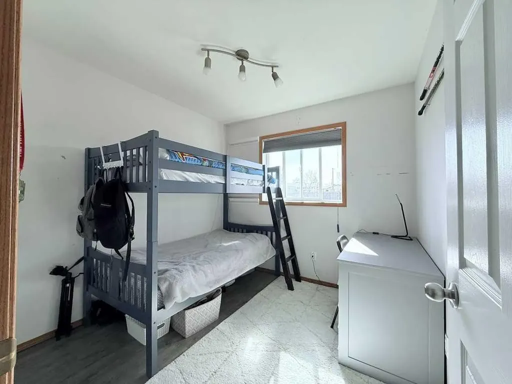 11324 91 Street Grande Prairie AB T8X 1M4