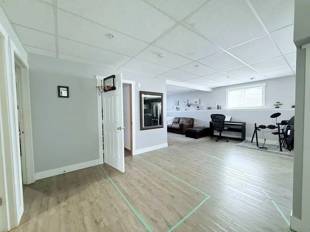 11324 91 Street Grande Prairie AB T8X 1M4