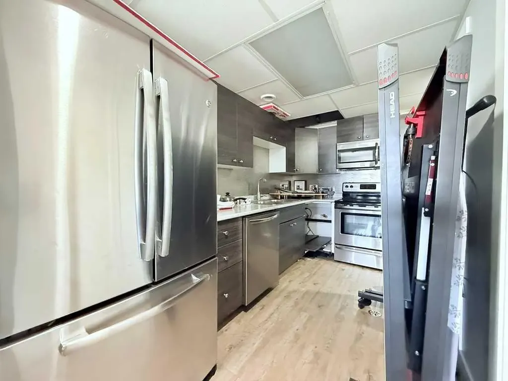11324 91 Street Grande Prairie AB T8X 1M4