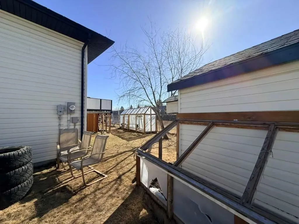11324 91 Street Grande Prairie AB T8X 1M4