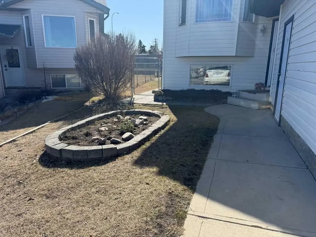 11324 91 Street Grande Prairie AB T8X 1M4
