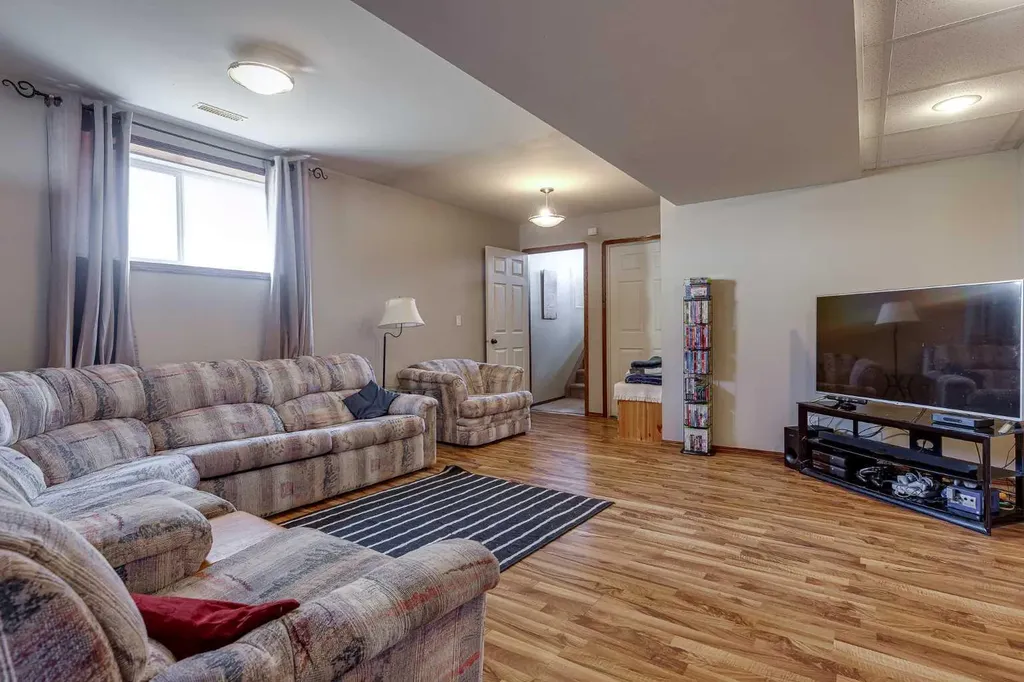 43 Inkster Close Red Deer AB T4R 0A7