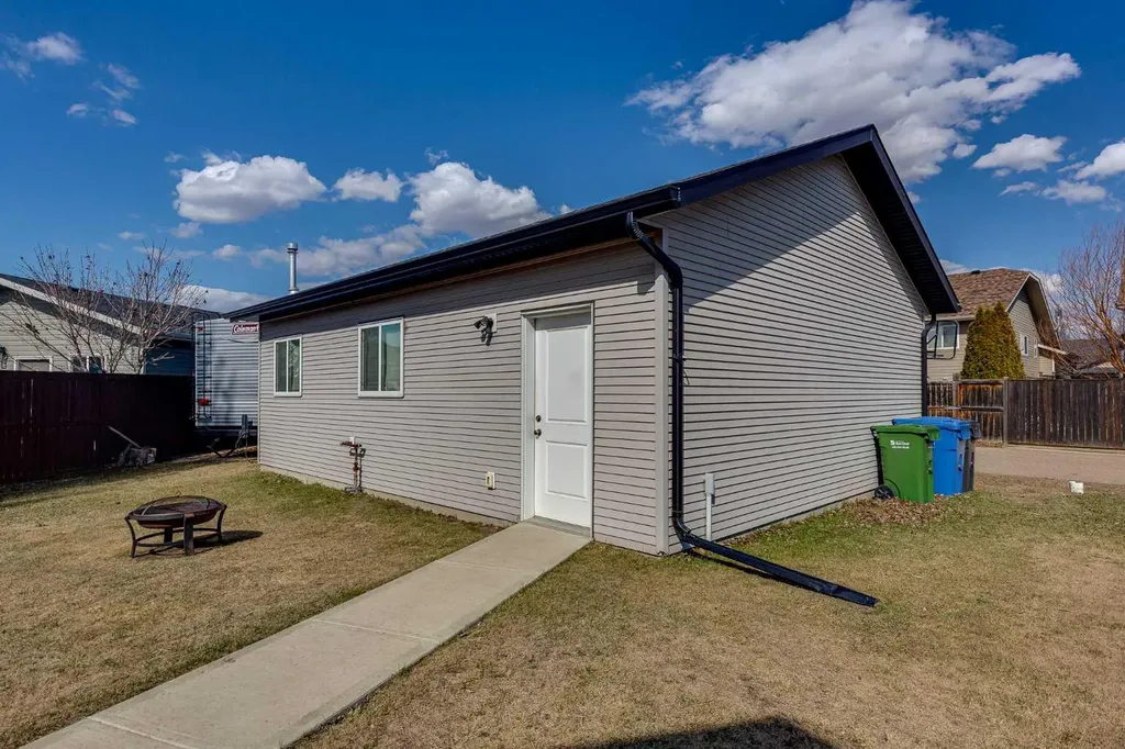 43 Inkster Close Red Deer AB T4R 0A7