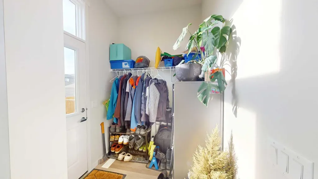 163 Magnolia Way SE Calgary AB T3M 2W3