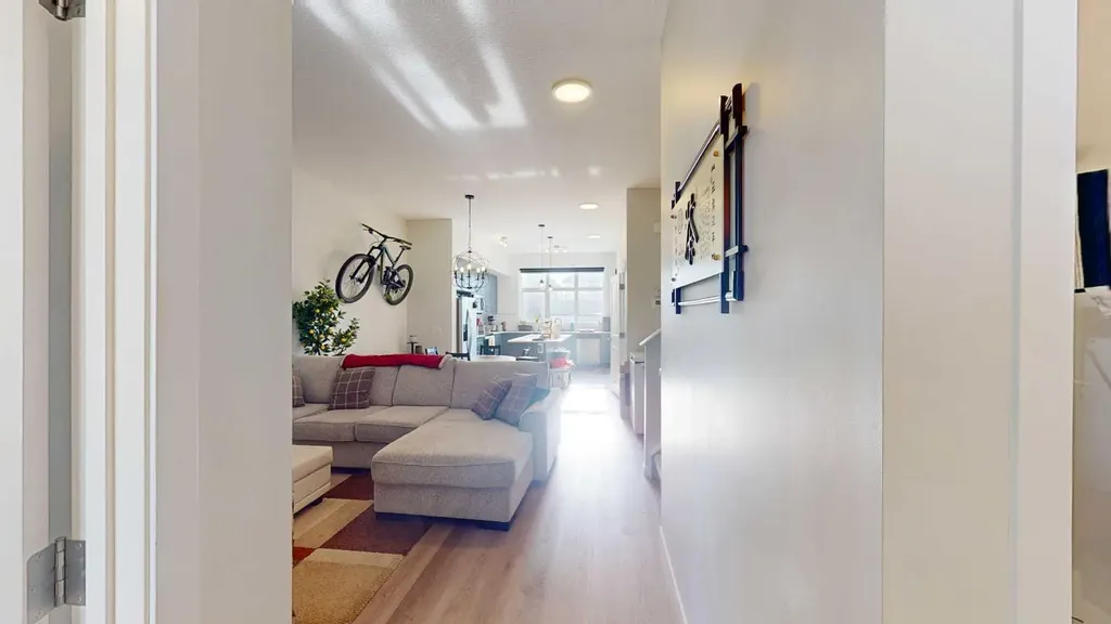 163 Magnolia Way SE Calgary AB T3M 2W3