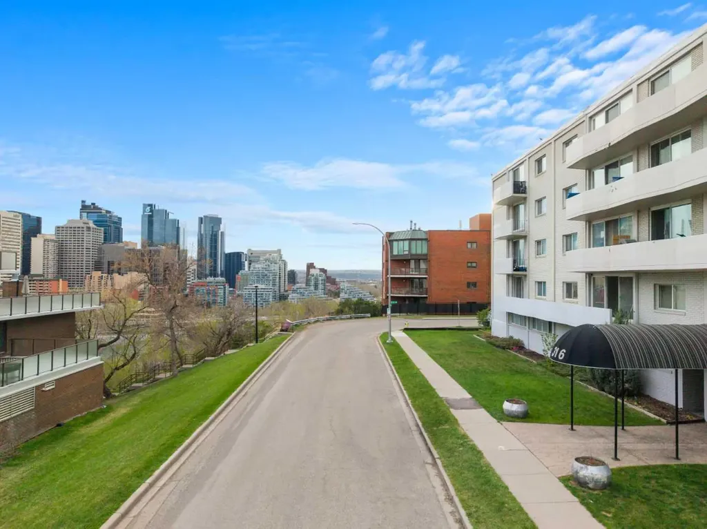 316 1 Avenue NE Calgary AB T2E 0B2