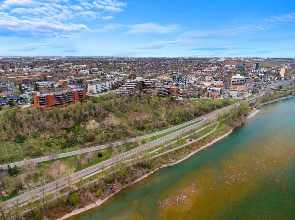 316 1 Avenue NE Calgary AB T2E 0B2