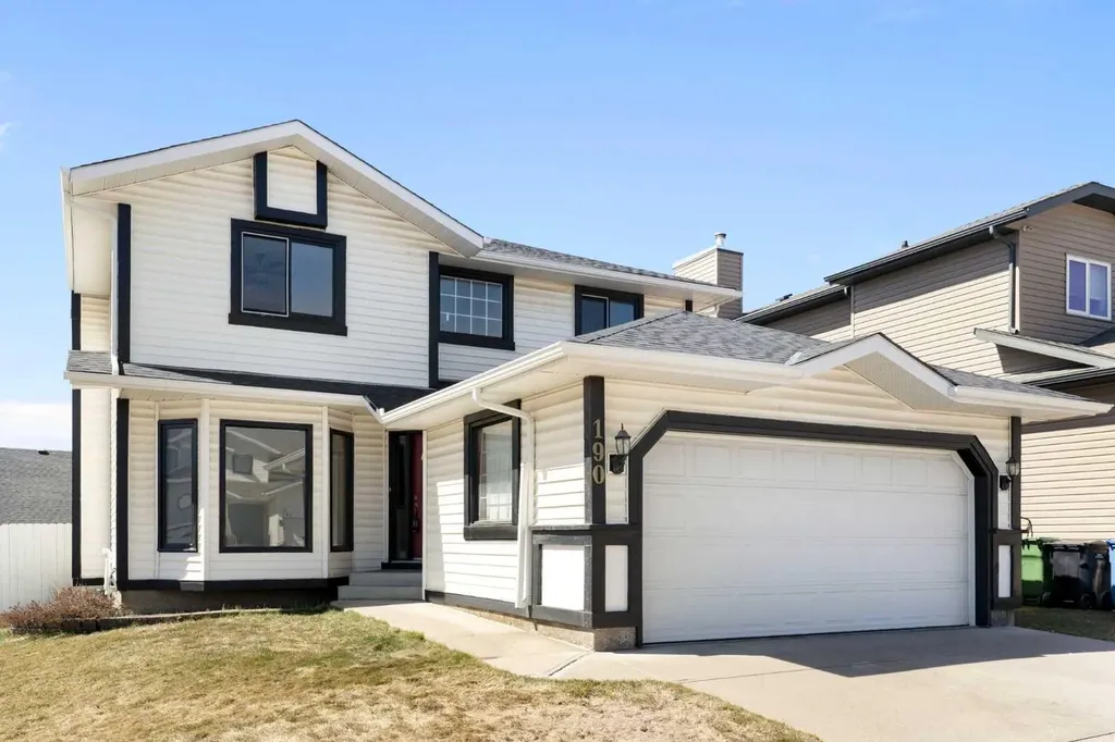 190 Hawkville Close NW Calgary AB T3G 3N6