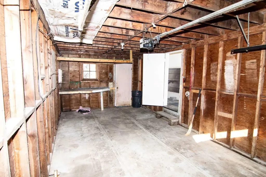 508 3 Street Strathmore AB T1P 1B4