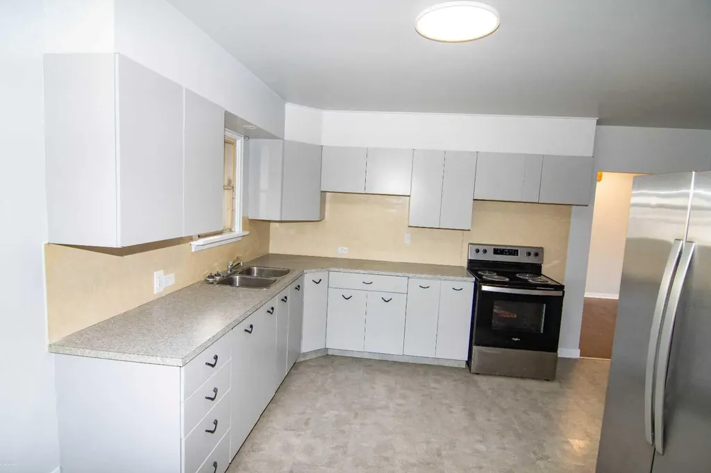 508 3 Street Strathmore AB T1P 1B4