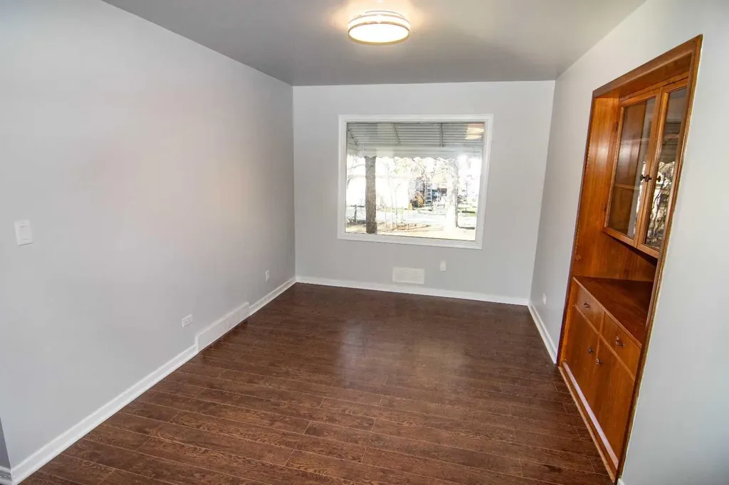 508 3 Street Strathmore AB T1P 1B4