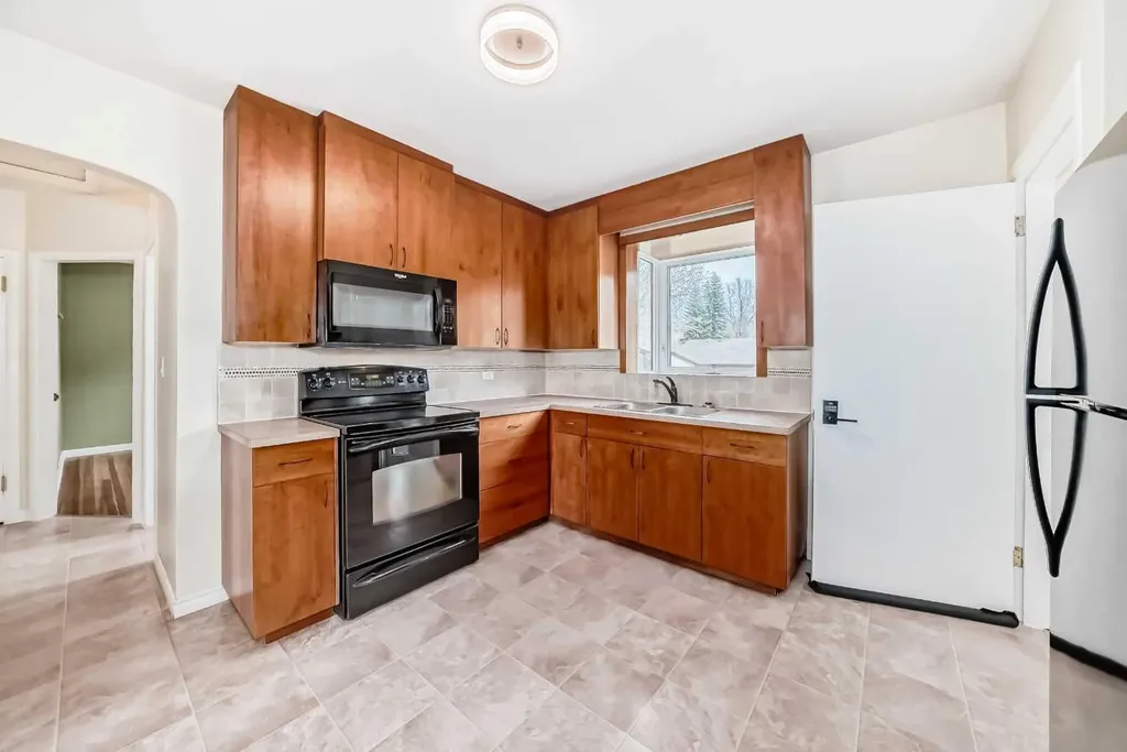 5309 42a Avenue Red Deer AB T4N 3A6