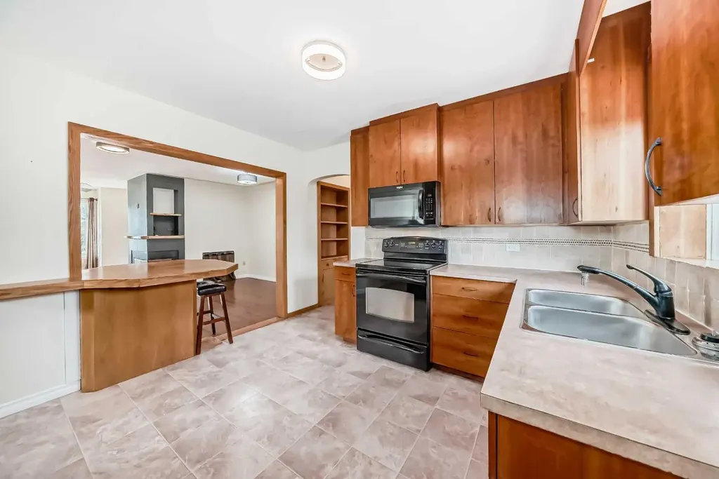 5309 42a Avenue Red Deer AB T4N 3A6