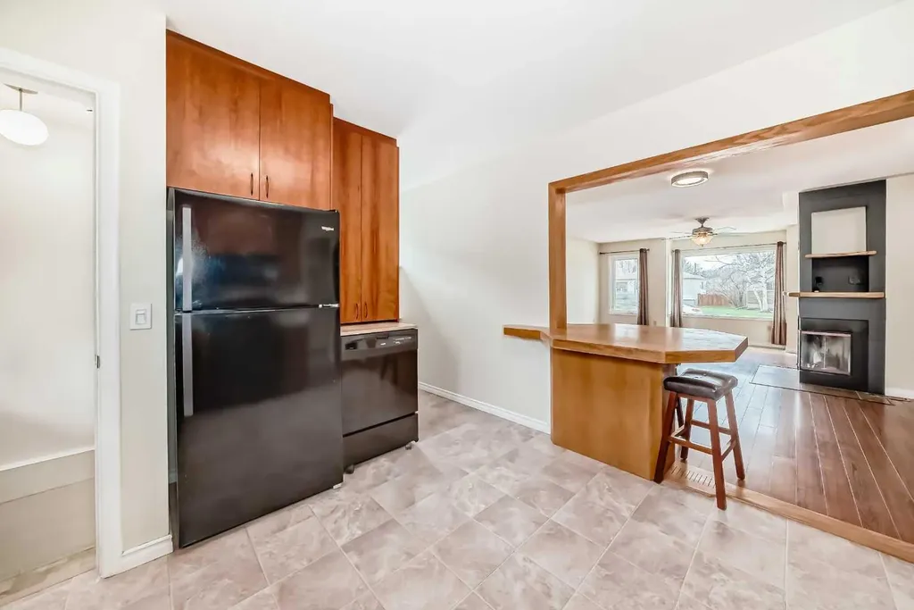 5309 42a Avenue Red Deer AB T4N 3A6