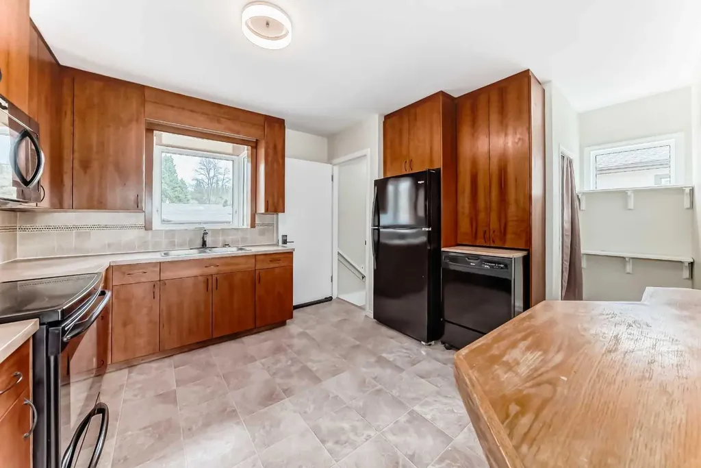 5309 42a Avenue Red Deer AB T4N 3A6