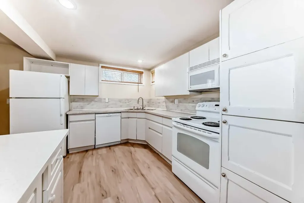 5309 42a Avenue Red Deer AB T4N 3A6