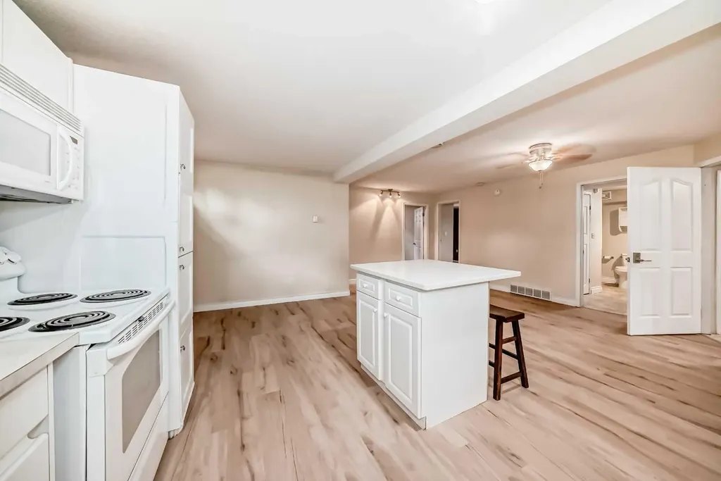 5309 42a Avenue Red Deer AB T4N 3A6