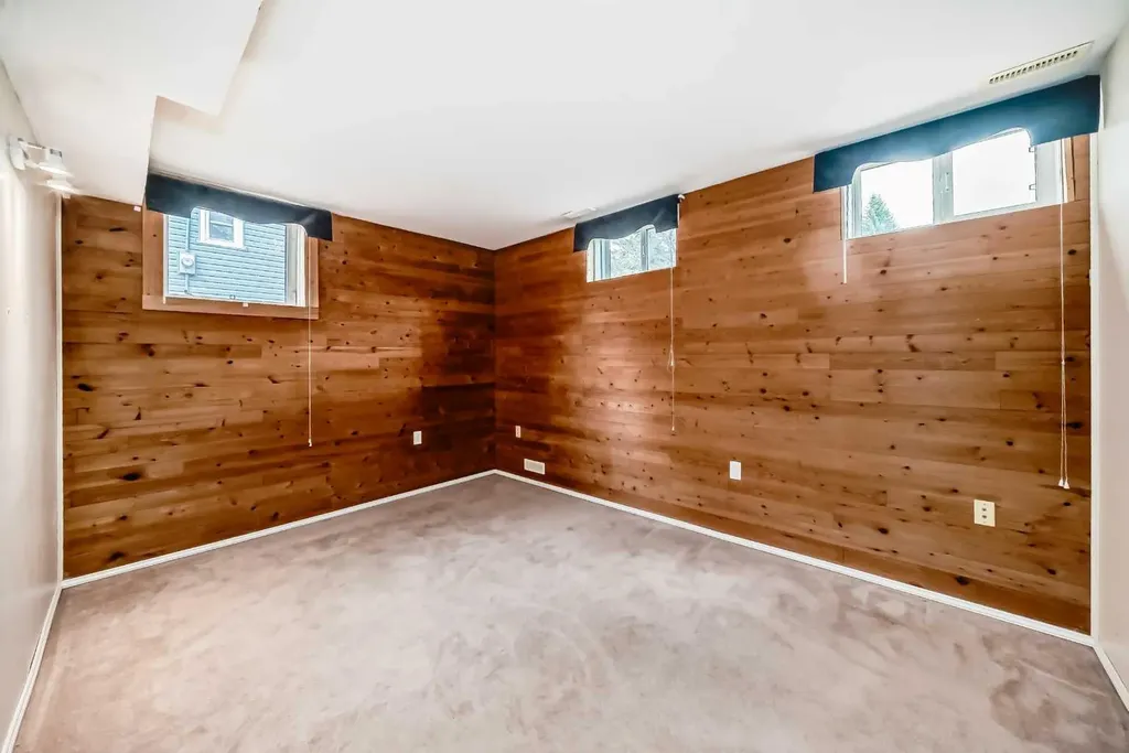 5309 42a Avenue Red Deer AB T4N 3A6