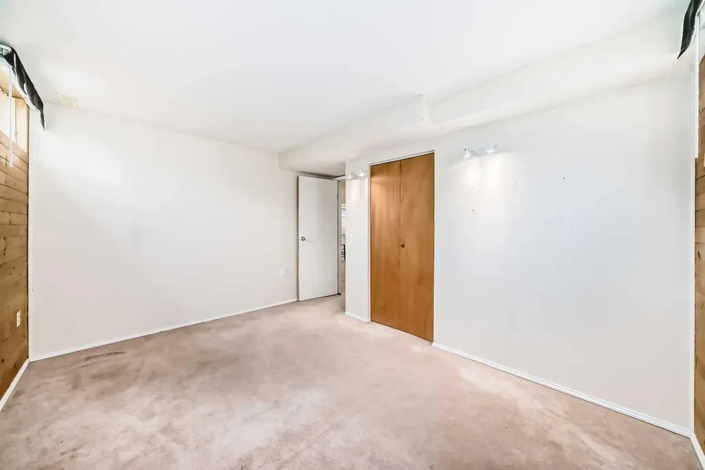 5309 42a Avenue Red Deer AB T4N 3A6