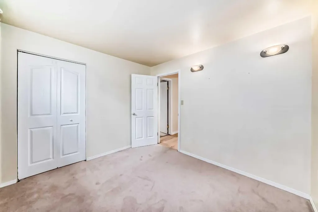 5309 42a Avenue Red Deer AB T4N 3A6