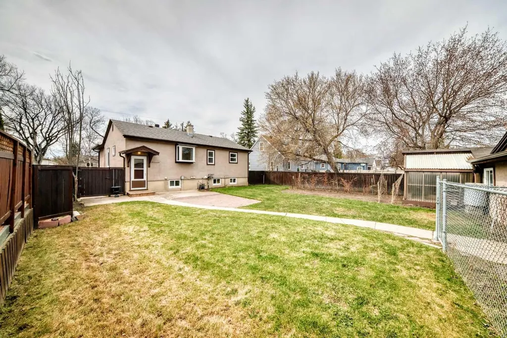 5309 42a Avenue Red Deer AB T4N 3A6