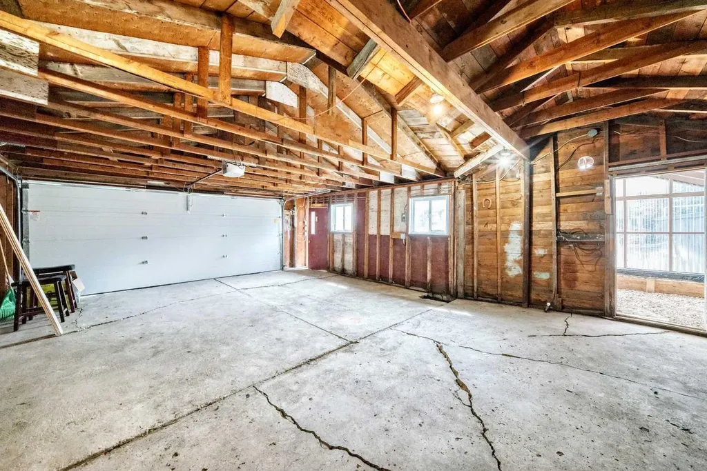 5309 42a Avenue Red Deer AB T4N 3A6