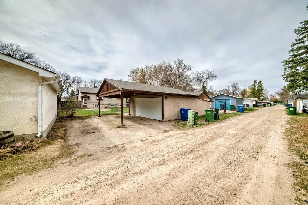 5309 42a Avenue Red Deer AB T4N 3A6