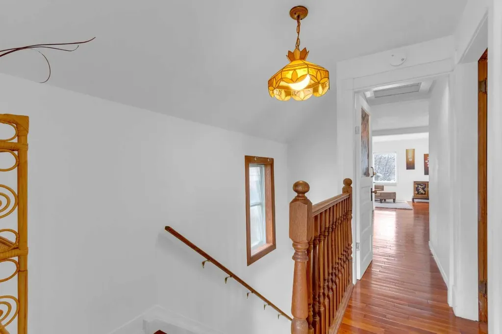 1630 7 Street NW Calgary AB T2M3H6