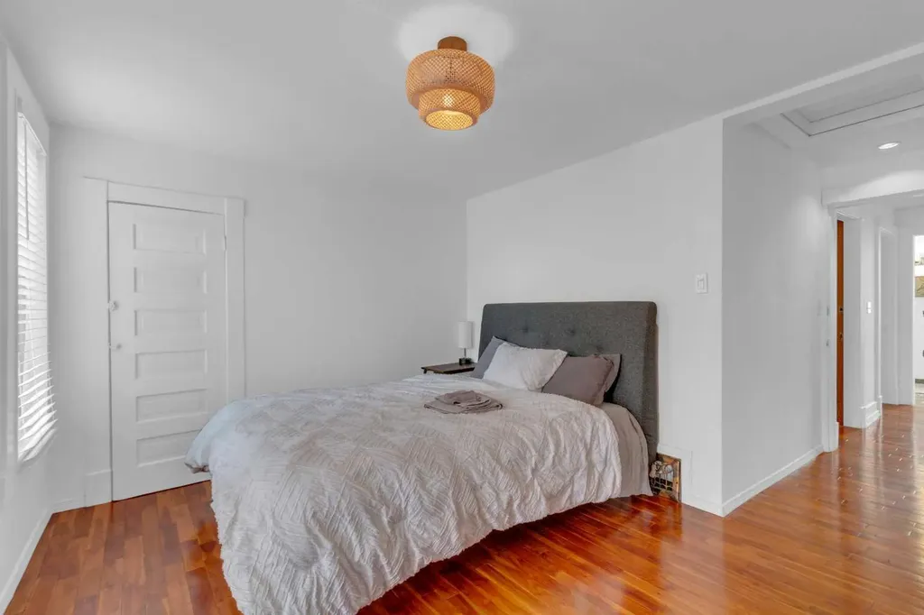 1630 7 Street NW Calgary AB T2M3H6