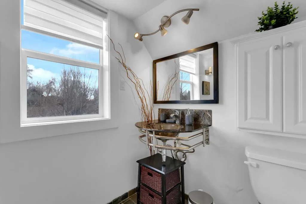 1630 7 Street NW Calgary AB T2M3H6