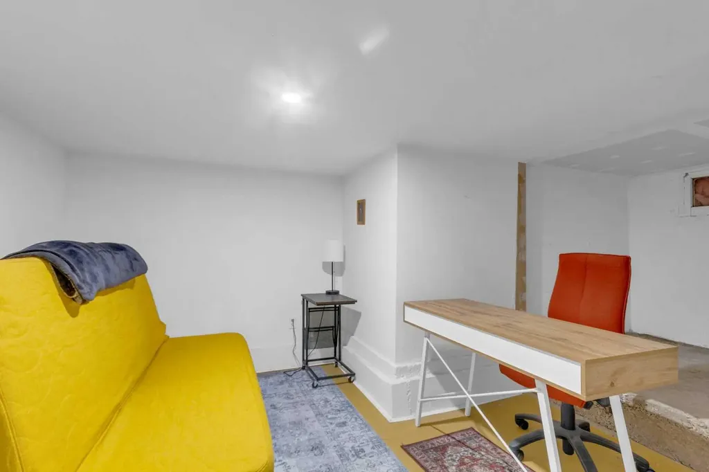 1630 7 Street NW Calgary AB T2M3H6