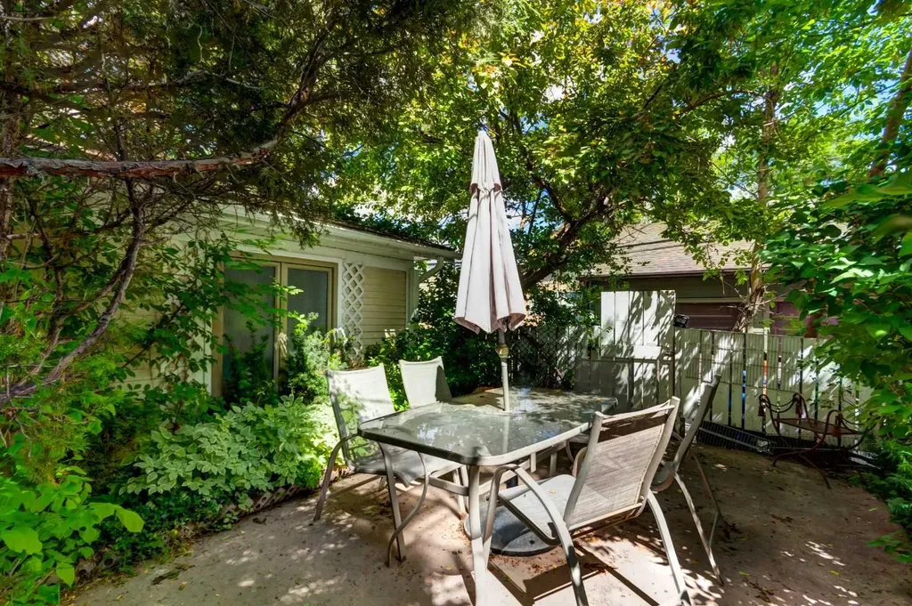1630 7 Street NW Calgary AB T2M3H6