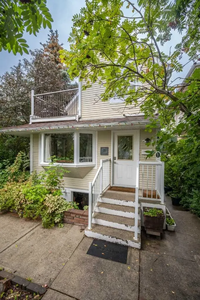 1630 7 Street NW Calgary AB T2M3H6