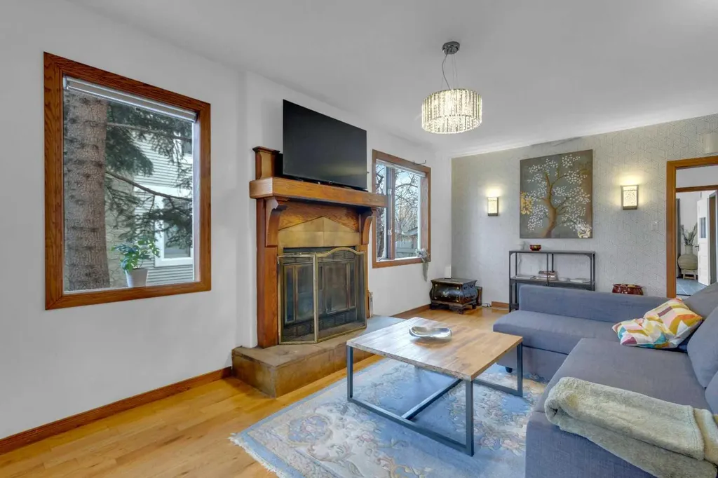 1630 7 Street NW Calgary AB T2M3H6