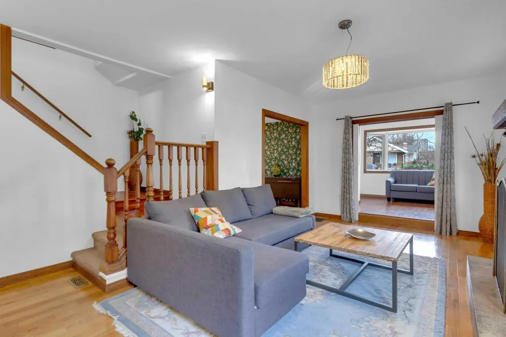 1630 7 Street NW Calgary AB T2M3H6